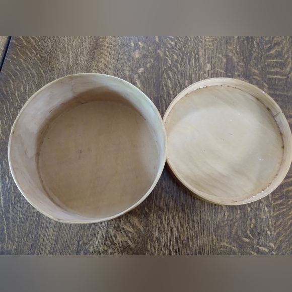 Wooden Folk Art Round Box with Lid from The Old Drum Shop - Picture 4 of 7